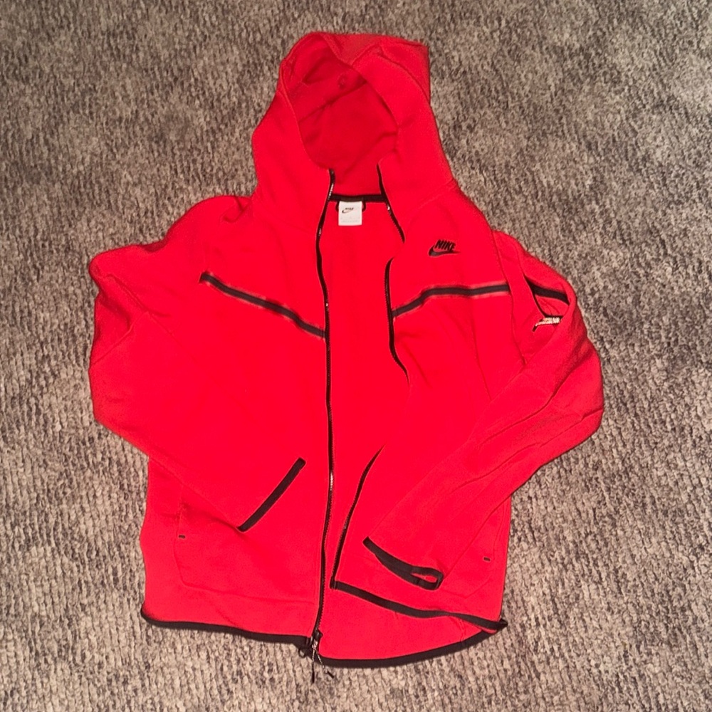 Men’s Nike Tech Suit size M